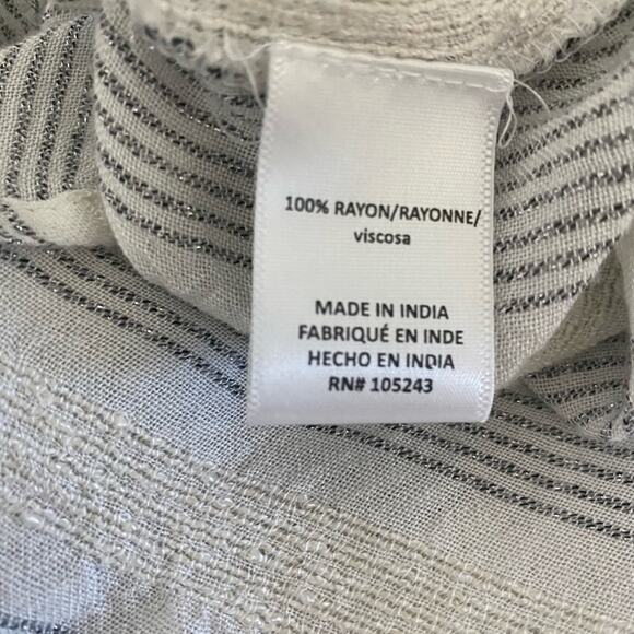 Bobeau Women’s Tunic Length Blouse White Gray Stripe Sparkle Size Large - Picture 5 of 6